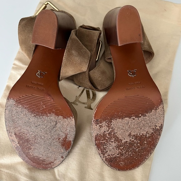 Vince Camuto signature suede sandal - Picture 5 of 5